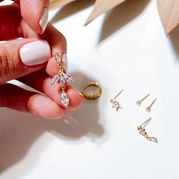 Gold diamond stud earrings S309 - Picture 3 of 4